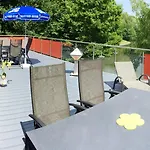 Ferienwohnungen&campingfässer Am Kunstteich