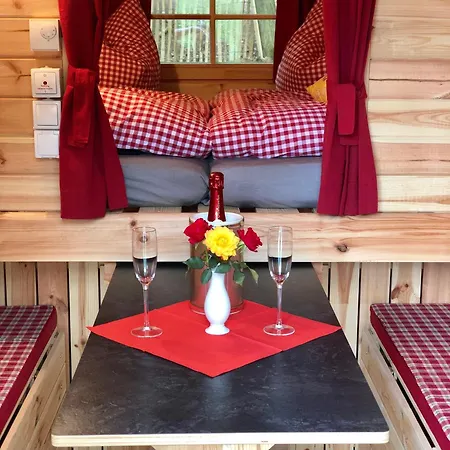 & Campingfaesser Am Kunstteich * Wettelrode